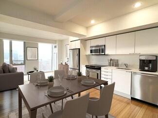 2 Earhart St Unit PH 6, Cambridge, MA 02141