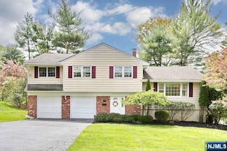 7 Azalea Ln, Montvale, NJ 07645