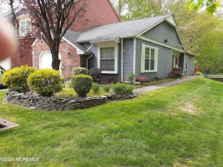 11 Sheffield Ct, Old Bridge, NJ 08857