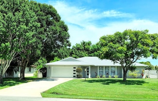 1602 SE Holiday Rd, Port Saint Lucie, FL 34952
