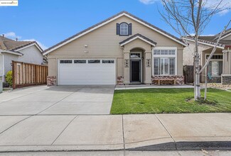 1750 Laurelgrove Ln, Tracy, CA 95376