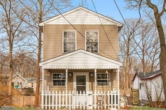 13 Rutgers Way, Hopatcong, NJ 07843