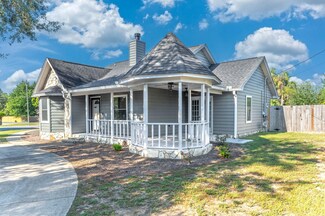 102 Loop Dr, Crestview, FL 32536