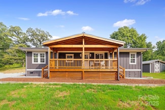 431 Pole Miller Extension, Brevard, NC 28712
