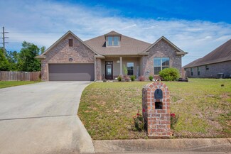 4829 Spears St, Milton, FL 32571