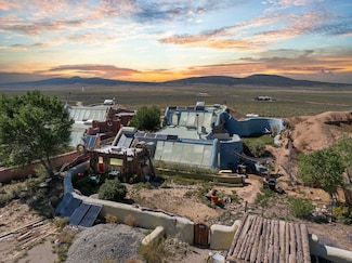 3 N Lemuria, El Prado, NM 87529