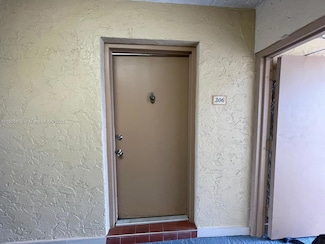 5231 Geneva Way Unit 306, Doral, FL 33166