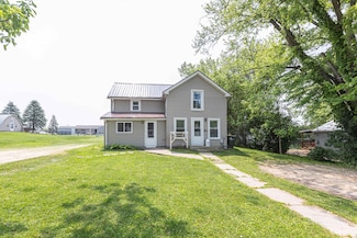 811 E Maple St, Lancaster, WI 53813