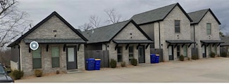418,420,422,424 N F St, Rogers, AR 72756