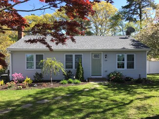 120 Puritan Rd, Buzzards Bay, MA 02532