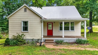 1042 Acorn Rd, Nathalie, VA 24577
