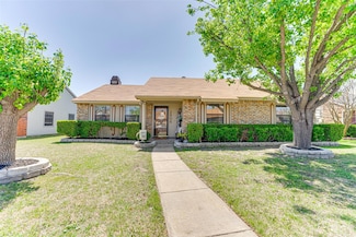 2806 Pear Tree Ln, Garland, TX 75042