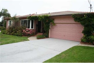 945 Moana Dr, San Diego, CA 92106