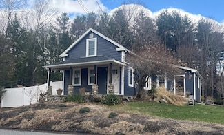 542 Rock Valley Rd, Holyoke, MA 01040