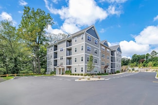 303 Bridgeport Ave Unit 205, Shelton, CT 06484