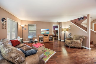 493 Tulipan Way, Talent, OR 97540