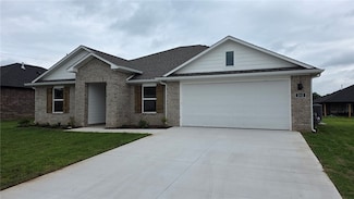 212 Collie Ave, Lowell, AR 72745