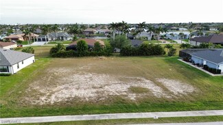 2814 Surfside Blvd, Cape Coral, FL 33914