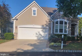30 Betts Dr, Washington Crossing, PA 18977