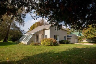 853 4th St, Charlevoix, MI 49720