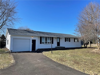 8675 Fenner Rd, Baldwinsville, NY 13027