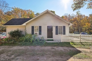 329 Kinnelon Rd, Kinnelon, NJ 07405