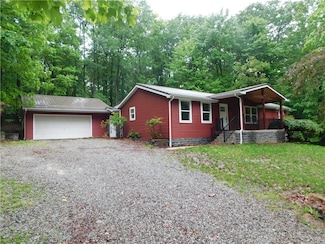 763 W Mountainview Rd, Acme, PA 15610