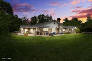 312 E Ann St, Milford, PA 18337