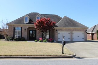 123 Luanne Ln, Muscle Shoals, AL 35661