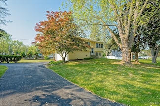 12 Sparrowbush Rd S, Latham, NY 12110