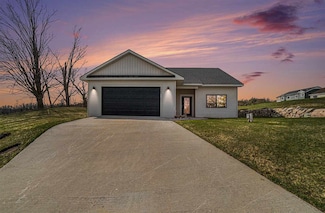 705 Maple Creek Blvd, Petoskey, MI 49770
