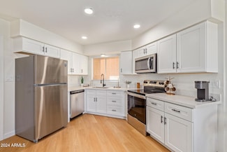 7464 N 44th Dr, Glendale, AZ 85301