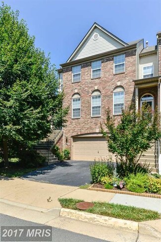 12464 Casbeer Dr, Fairfax, VA 22033