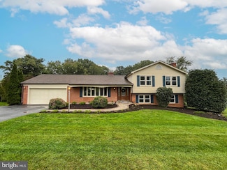 6905 Summerswood Dr, Frederick, MD 21702