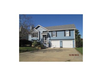 920 NE 108th St, Kansas City, MO 64155