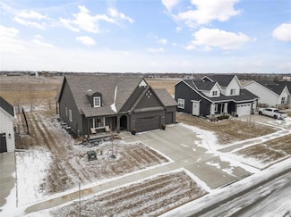 300 NW Reinhart Dr, Ankeny, IA 50023