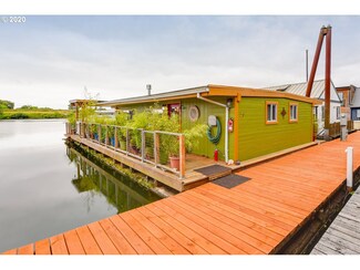 24800 NW Saint Helens Rd Unit L20, Portland, OR 97231