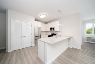 16 Bennett St Unit 512, Jersey City, NJ 07304