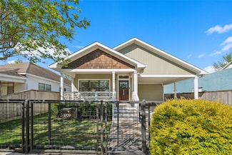 1709 Gentry St, Houston, TX 77009