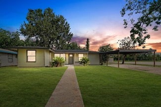 6527 Beekman Rd, Houston, TX 77021