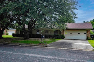 1105 Fuller Dr, Longview, TX 75602
