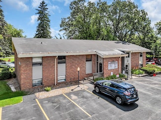 10555 W Parnell Ave, Hales Corners, WI 53130