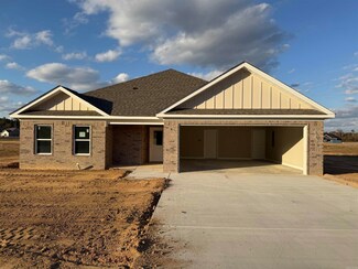 1117 Duke Dr, Bauxite, AR 72011