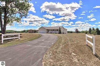6649 W County Line Rd, Buckley, MI 49620