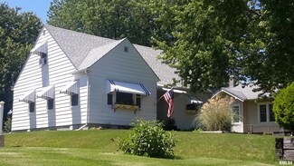 1138 Warren St, Davenport, IA 52804