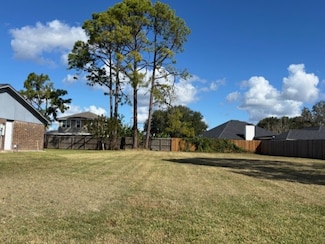 404 S Amherst Dr, West Columbia, TX 77486