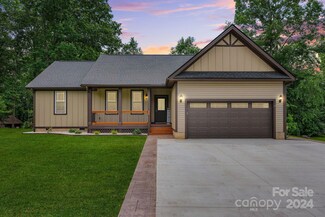 17 Oatgrass Ln, Candler, NC 28715