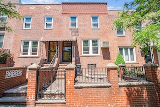 2010 27th St, Astoria, NY 11105