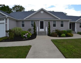 66 Kings Ct, Swansea, MA 02777