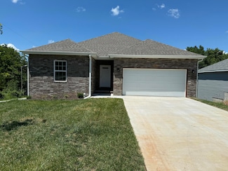 401 E Wright St, Willard, MO 65781